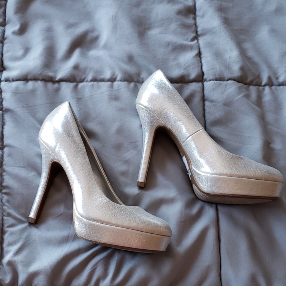 Nine & Company Size 7M